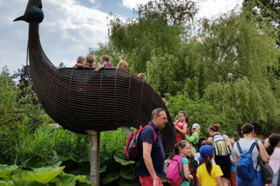 Schoolreis eerste graad: kuieren tussen de dieren in Planckendael.