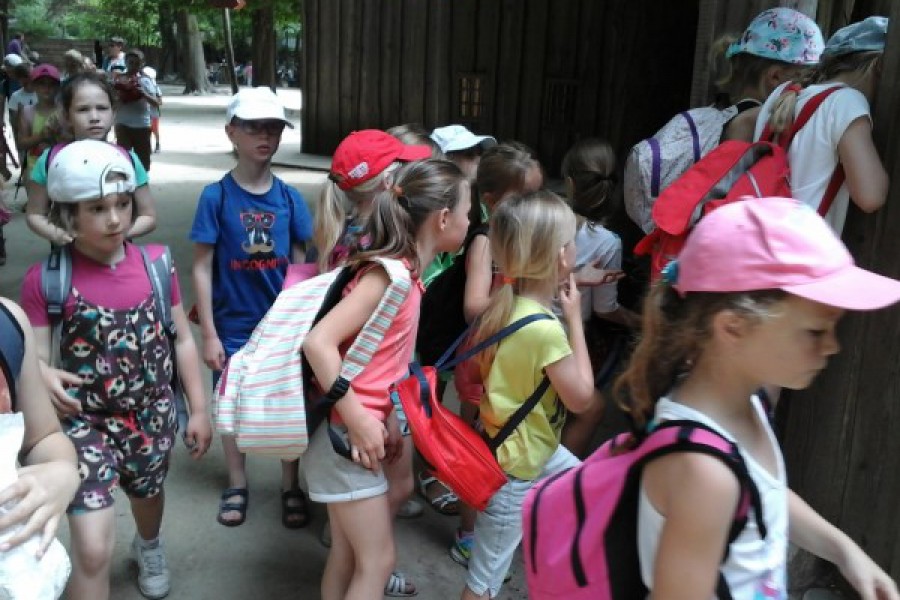 Schoolreis eerste graad: kuieren tussen de dieren in Planckendael.