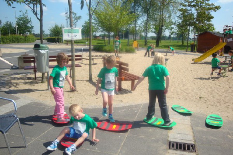 Sportdag in de sporthal te Laarne met juffrouw Christelle