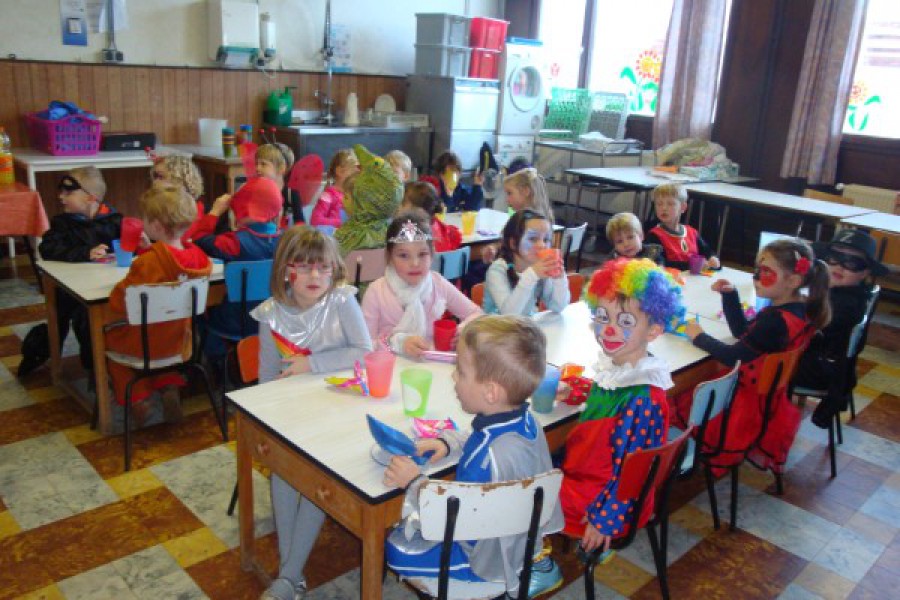 Zie je het al, zie je het al, in onze klas was het Carnaval